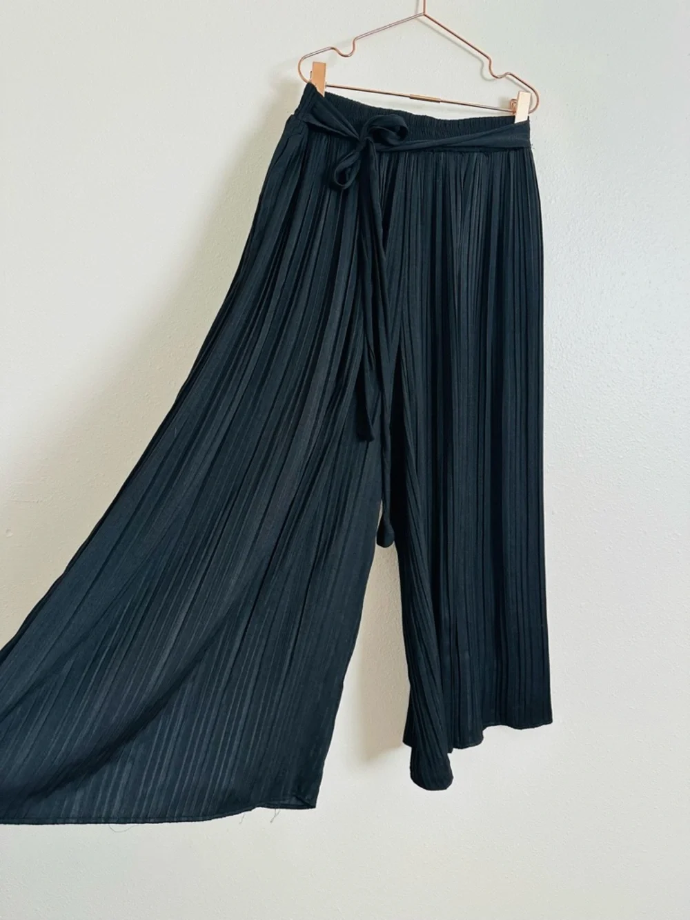 Zara Black Pleated High Waisted Culottes Wide Leg Pants Belted Size XS